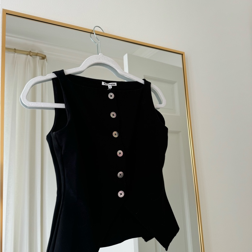 Black Button-Down Sleeveless Top
